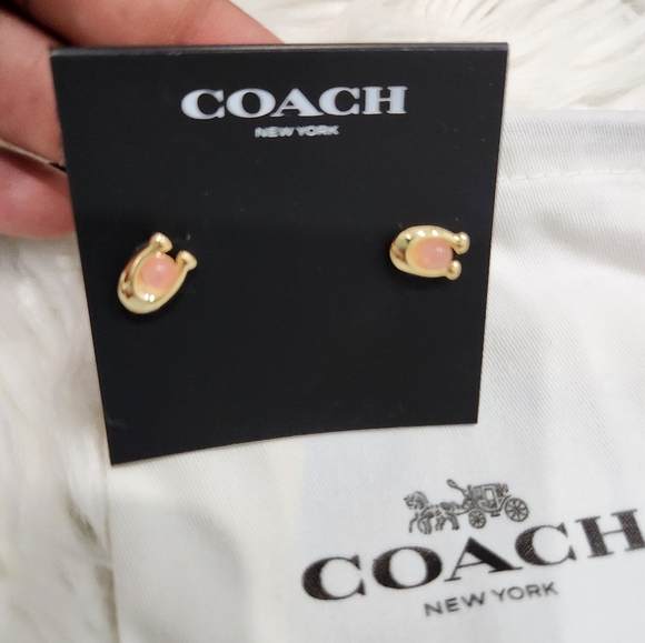 🔹️COACH 🔹️signature Stone stud Plated Brasd Earrings  [ Sold Out] - Picture 6 of 9